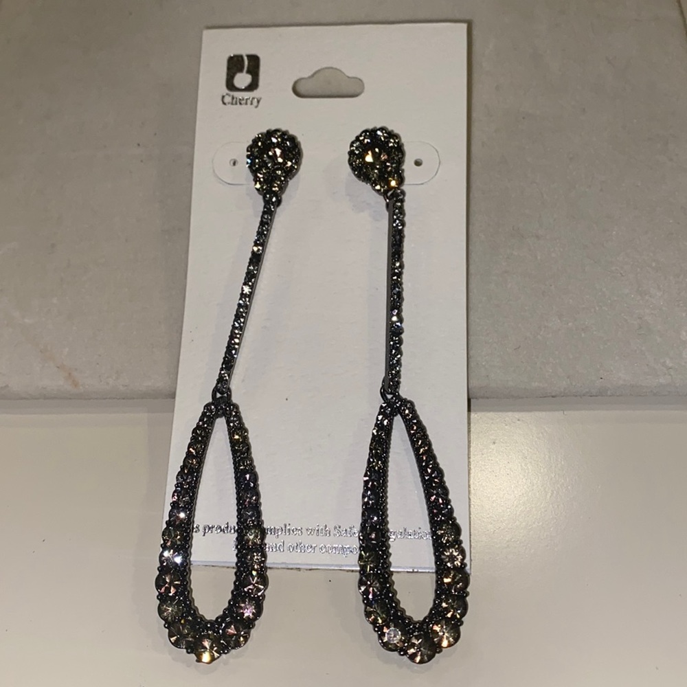 Brand New Smoke quartz stem with tear drop costume earrings
